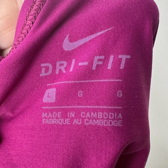 Nike Women's Dry Elastika V-Back
Violet Training Tank Top - Picture 11 of 12